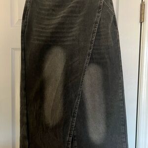 Stylish Black Denim Skirt